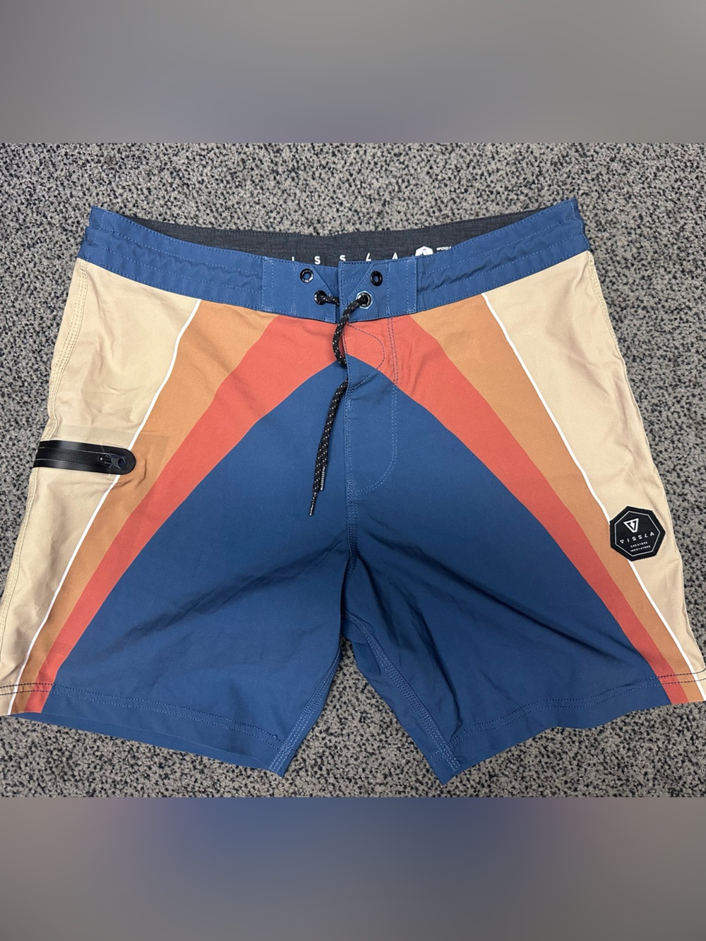 VISSLA Men's Raditude Hybrid Board Swim Shorts Coconut viscose blend 32